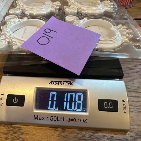 Crown Place Card Holders Heart Design Set Of 4 White Wedding Elegant Tea Party - Picture 14 of 14